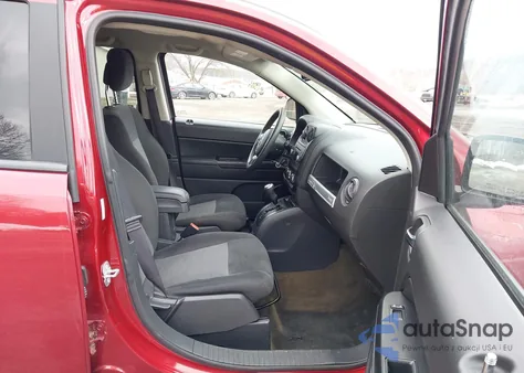 2016 Jeep Compass Sport z USA, uszkodzony, nr VIN 1C4NJDBB4GD756426